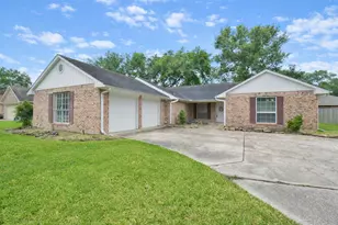 419 S Starboard St, Crosby, TX 77532 - Photo 2