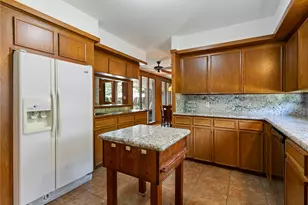 2721 Oak Dr, Bay City, TX 77414 - Photo 4