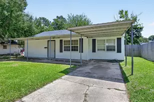 602 Parkway St, Baytown, TX 77520 - Photo 1