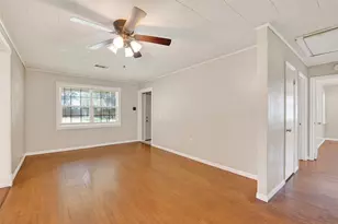 602 Parkway St, Baytown, TX 77520 - Photo 8
