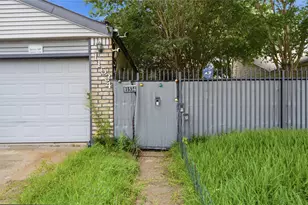 11534 Bellerive Dr, Houston, TX 77072 - Photo 2