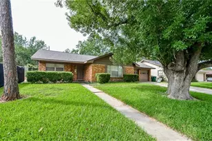 4401 Hummingbird St, Houston, TX 77035 - Photo 2