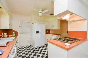 4401 Hummingbird St, Houston, TX 77035 - Photo 12