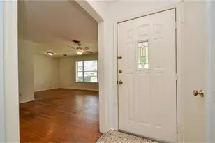 4401 Hummingbird St, Houston, TX 77035 - Photo 4