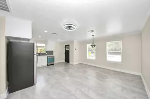 7066 Villa St, Houston, TX 77061 - Photo 8
