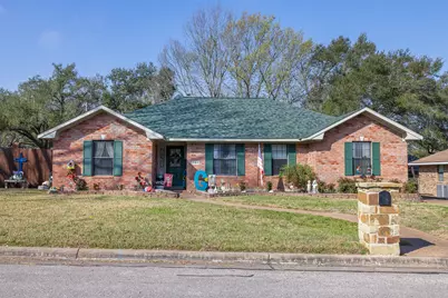 704 Bormann Street, Brenham, TX 77833 - Photo 2