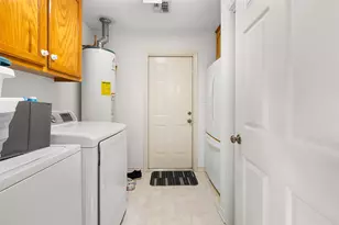 704 Bormann St, Brenham, TX 77833 - Photo 18