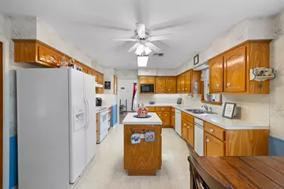 704 Bormann Street, Brenham, TX 77833 - Photo 14