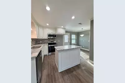 104 Mimosa Street, Lake Jackson, TX 77566 - Photo 8