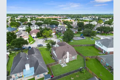 10326 Low Bridge Lane, Sugar Land, TX 77498 - Photo 2