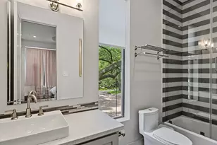 4028 Essex Ln, Houston, TX 77027 - Photo 38