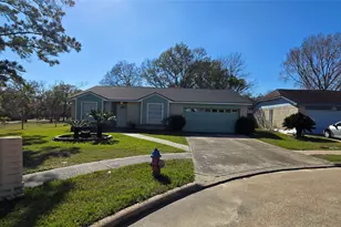 6125 Brookdale Dr, League City, TX 77573 - Photo 2