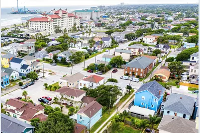 2008 - 2010 Avenue O 1/2, Galveston, TX 77550 - Photo 2