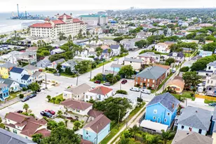 2008 - 2010 Ave O 1/2, Galveston, TX 77550 - Photo 2