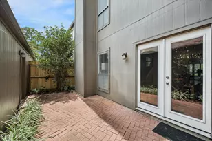 701 Bering Dr, Houston, TX 77057 - Photo 12