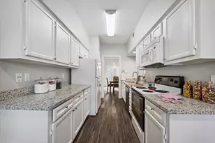 701 Bering Dr, Houston, TX 77057 - Photo 8
