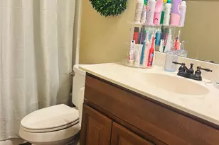 319 Jones St, Columbus, TX 78934 - Photo 8