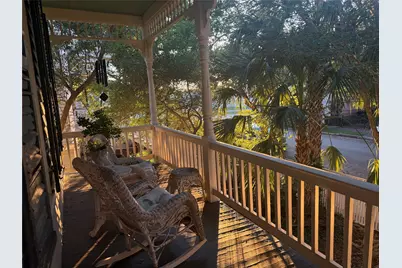 2419 Avenue L, Galveston, TX 77550 - Photo 2