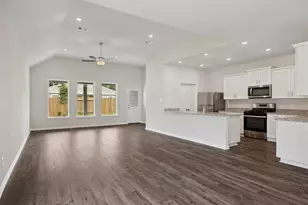 25506 Blooming Hazel Dr, Cleveland, TX 77328 - Photo 4