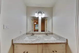 10527 Mills Walk Dr, Houston, TX 77070 - Photo 14
