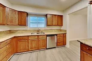 10527 Mills Walk Dr, Houston, TX 77070 - Photo 8