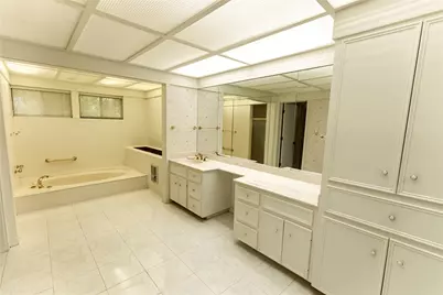 322 E Obryant Street, Bellville, TX 77418 - Photo 14