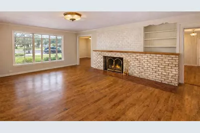 322 E Obryant Street, Bellville, TX 77418 - Photo 12