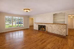 322 E Obryant St, Bellville, TX 77418 - Photo 12