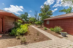 322 E Obryant St, Bellville, TX 77418 - Photo 26