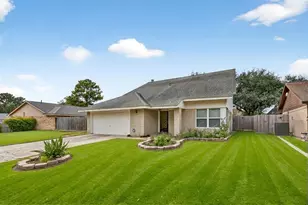 9122 Cypress Square Dr, Spring, TX 77379 - Photo 2