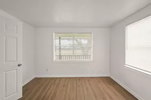105 W Linney St, Dayton, TX 77535 - Photo 20