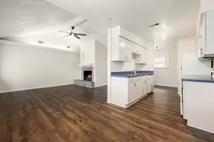 806 S Hyannis Port St, Crosby, TX 77532 - Photo 10