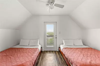 2815 Blue Water Highway, Surfside Beach, TX 77541 - Photo 32