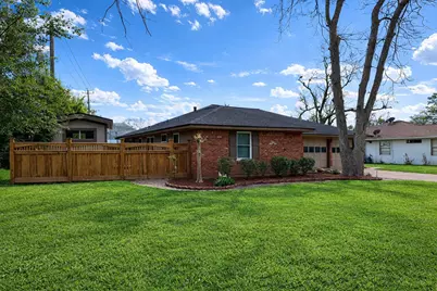 714 Center Way Street, Lake Jackson, TX 77566 - Photo 30