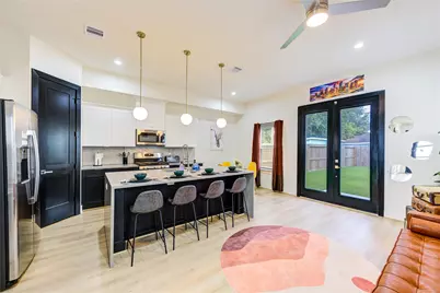 5421 Southlea Street, Houston, TX 77033 - Photo 6