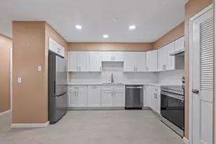 6713 Biggs Ct, Houston, TX 77061 - Photo 2