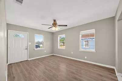 2313 35th Avenue N, Texas City, TX 77590 - Photo 8