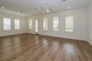 2513 Seneca Lk Dr, Texas City, TX 77568 - Photo 2