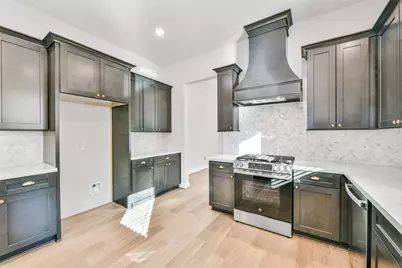 2515 S Houston Avenue, Pearland, TX 77581 - Photo 8
