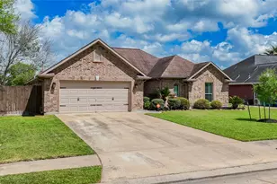 144 Dove Trail, Richwood, TX 77531 - Photo 2