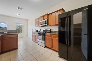 803 Marigold Rd, Baytown, TX 77521 - Photo 4