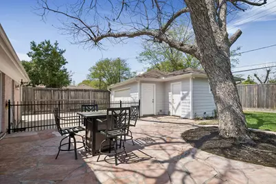 7726 Meadowvale Drive, Houston, TX 77063 - Photo 26