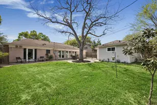 7726 Meadowvale Dr, Houston, TX 77063 - Photo 24