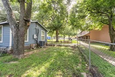 2308 Avenue L, Bay City, TX 77414 - Photo 8
