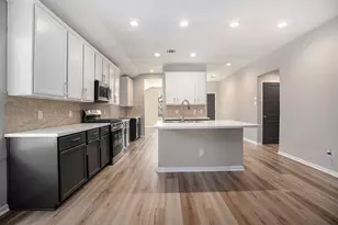 4027 Spurwing Ln, Baytown, TX 77521 - Photo 12
