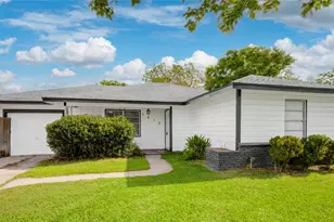 1412 W 10th St, Freeport, TX 77541 - Photo 4