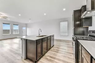 3028 Crown Gate Dr, Houston, TX 77047 - Photo 10