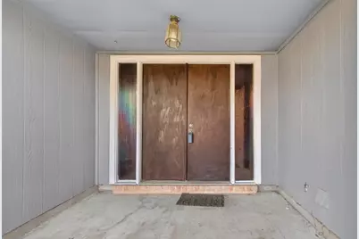 10706 Sagebluff Drive, Houston, TX 77089 - Photo 2