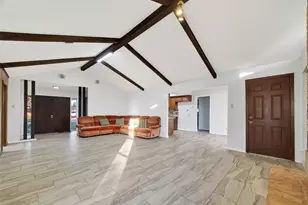 10706 Sagebluff Dr, Houston, TX 77089 - Photo 4