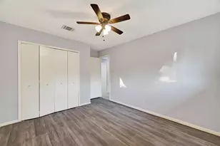 10706 Sagebluff Dr, Houston, TX 77089 - Photo 16